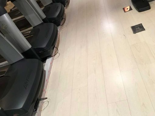 Instalación de tomas de corriente y antena en gimnasio en Gijón